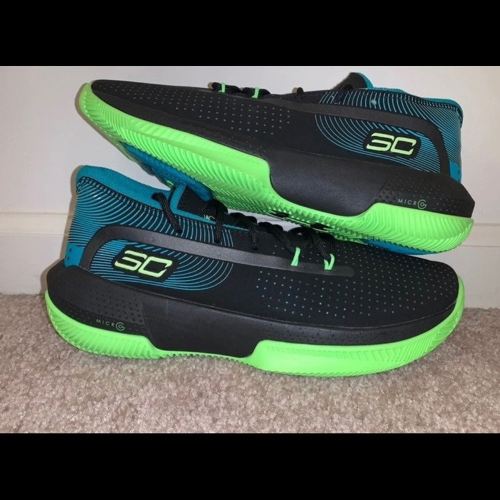 UA Curry 3Zero Grade School